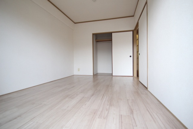 岡山市北区奥田西町の賃貸マンションの寝室