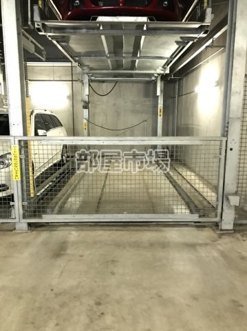 サンクレール荒川ブランガーデンの駐車場