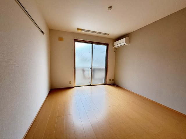 グローリア若葉台の居間・リビング