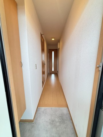 グローリア若葉台の玄関