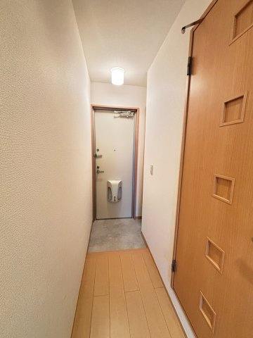 グローリア若葉台の玄関