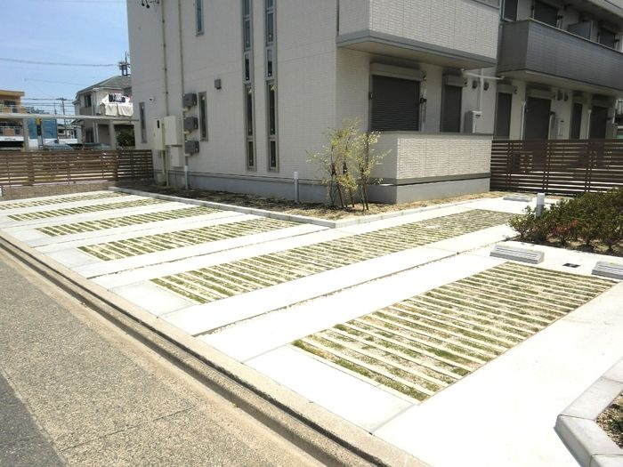 ソレイユ七番館の駐車場