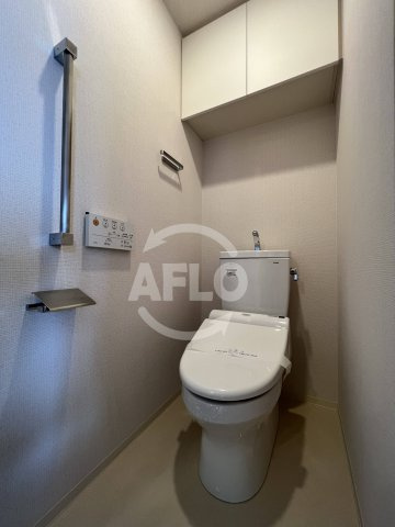 ブランズタワー南堀江　日吉小学校のトイレ|ブランズタワー南堀江　温水洗浄便座