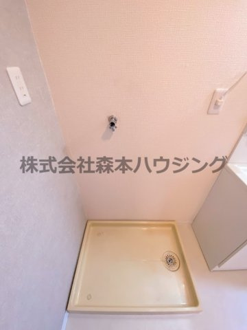 【設備】 | 　CONFORT　SEKI | 室内洗濯機置き場です