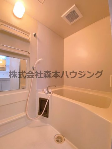 【浴室】 | 　CONFORT　SEKI | きれいなお風呂です