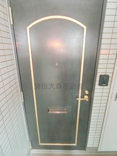 ルミークアン蒲田の玄関