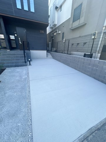 ルーエ小金井の駐車場