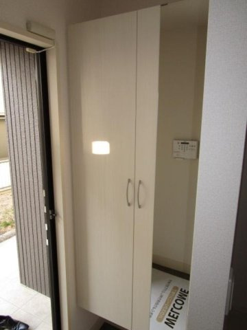 メゾン　ド　シャルムの玄関
