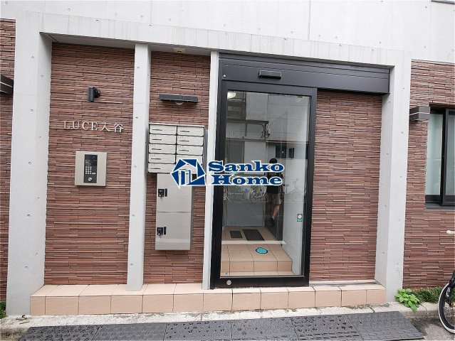 ルーチェ入谷のエントランス