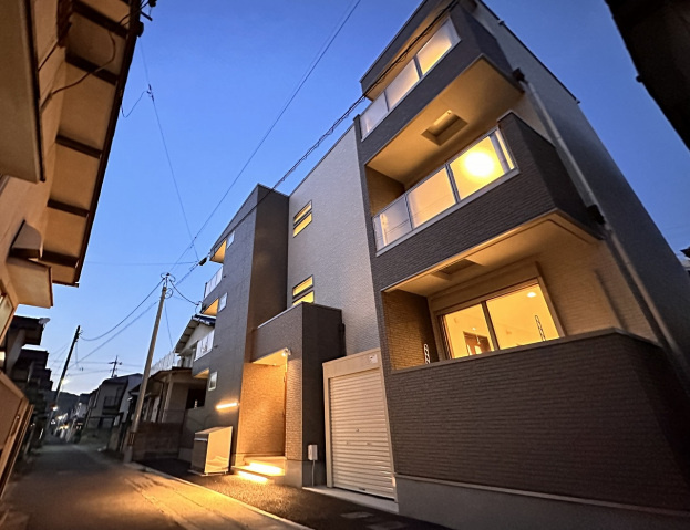 REGALEST 学南町の外観