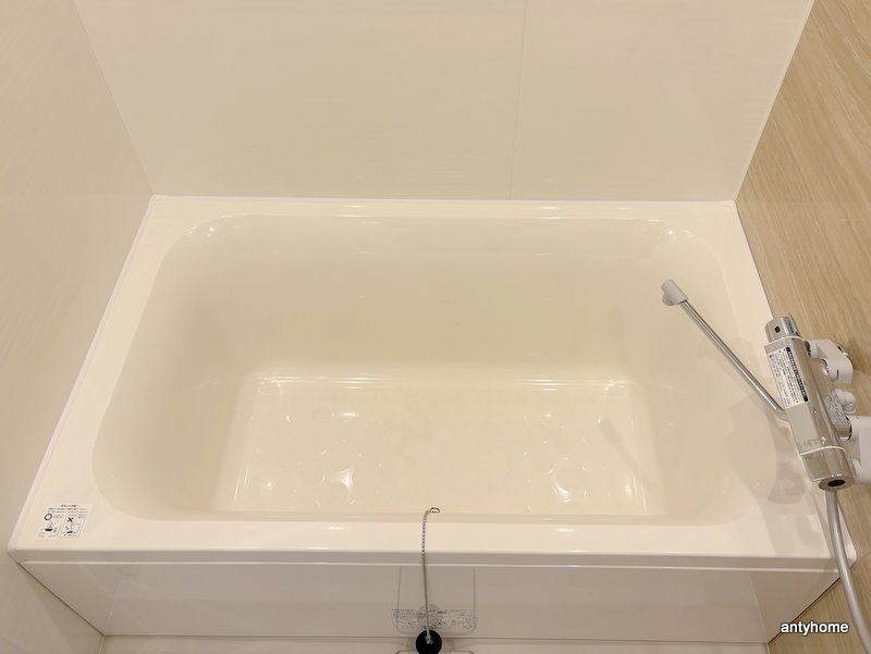 コンフォリア・リヴ本町WEST Ｑ　仲介手数料無料の浴室
