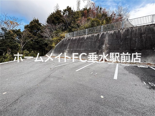 ラ・ヴェール杉尾台の駐車場