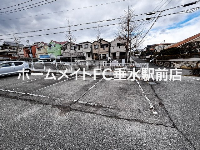 ロイヤルマンション１号棟の駐車場