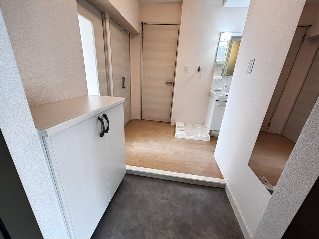 ロイヤルマンション2号棟の玄関