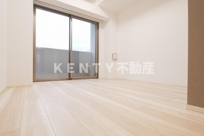 【居間・リビング】 | ＰＲＥＭＩＵＭ　ＣＵＢＥ大井町＃ｍｏ | 物件の画像3