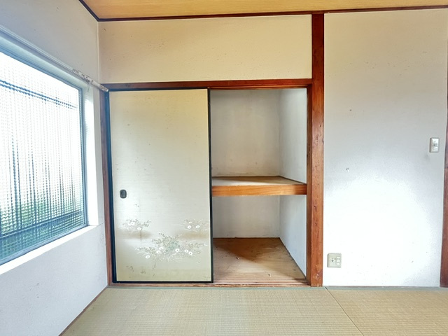 喜多町貸家の収納
