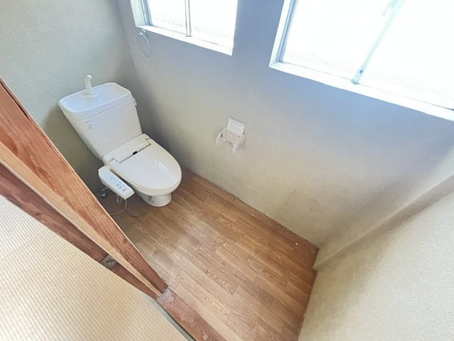 喜多町貸家のトイレ