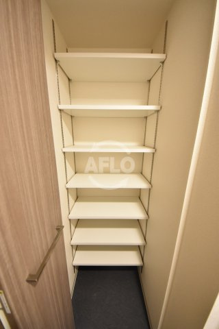 ファステート都島フィーノの玄関|ファステート都島フィーノ　シューズボックス