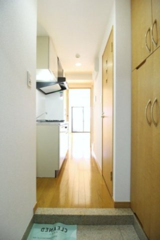 ルーブル野方参番館の玄関