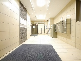 ラベラヴィータ横浜大通り公園のエントランス