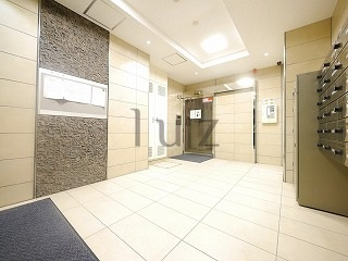 ラベラヴィータ横浜大通り公園のエントランス