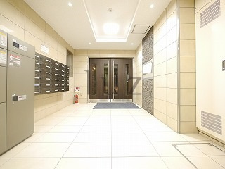 ラベラヴィータ横浜大通り公園のエントランス