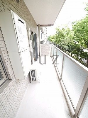 ラベラヴィータ横浜大通り公園のバルコニー