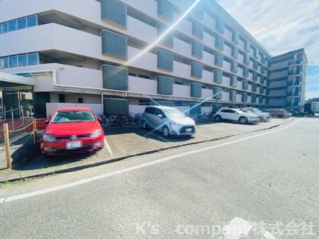 ◎藤沢市鵠沼海岸2丁目　鵠沼スカイマンションの駐車場|駐車スペース◇