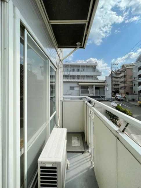 パルコート池尻　角部屋　渋谷まで一駅　2F以上のバルコニー