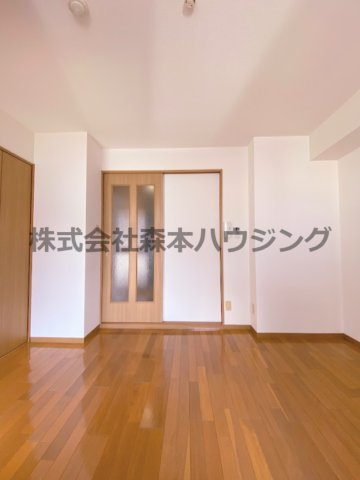 【洋室】 | 　ハッピーアウル | きれいな洋室です