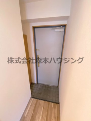 【玄関】 | 　ハッピーアウル | ※別室の写真を使用しています。
　設備内容や色調など相違がある場合は実際のお部屋の現状優先となります。