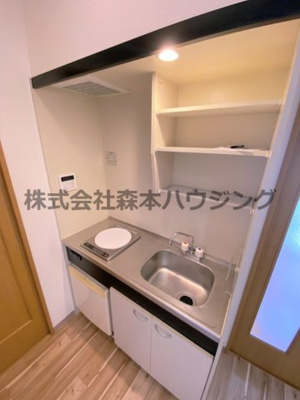【キッチン】 | 　ハッピーアウル | ※別室の写真を使用しています。
　設備内容や色調など相違がある場合は実際のお部屋の現状優先となります。