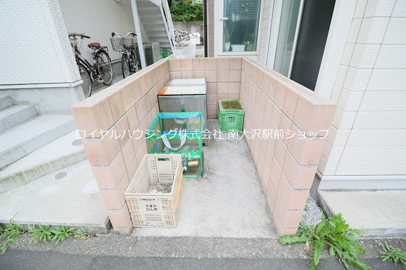 敷地内ごみ捨て場