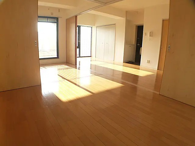 エムズコートの居間・リビング