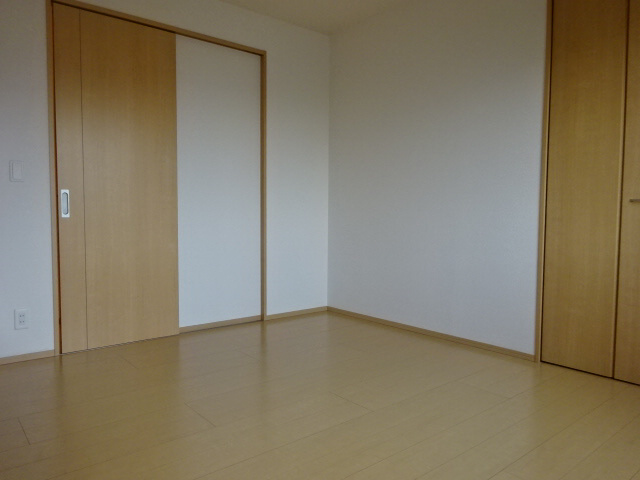 姫路市中地のハイツの寝室