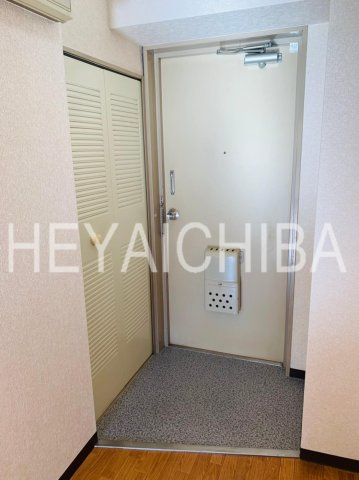 上野アビタシオンの玄関