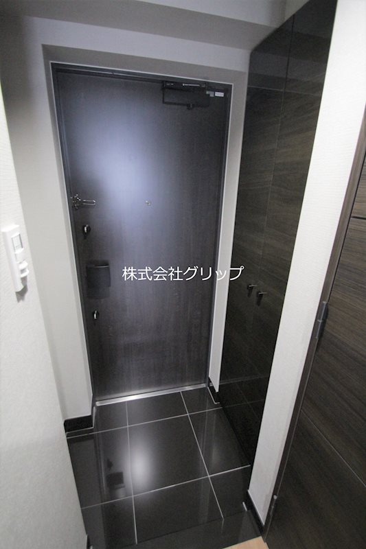 Le'aMARKS横濱弐番館の玄関