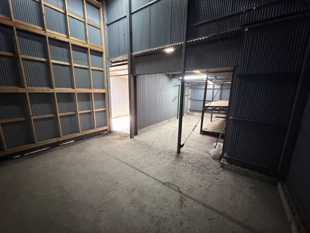 ウィンディ田中シャッター倉庫