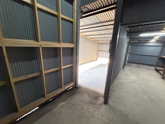 ウィンディ田中シャッター倉庫