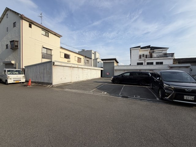 ウィンディ田中シャッター倉庫の外観