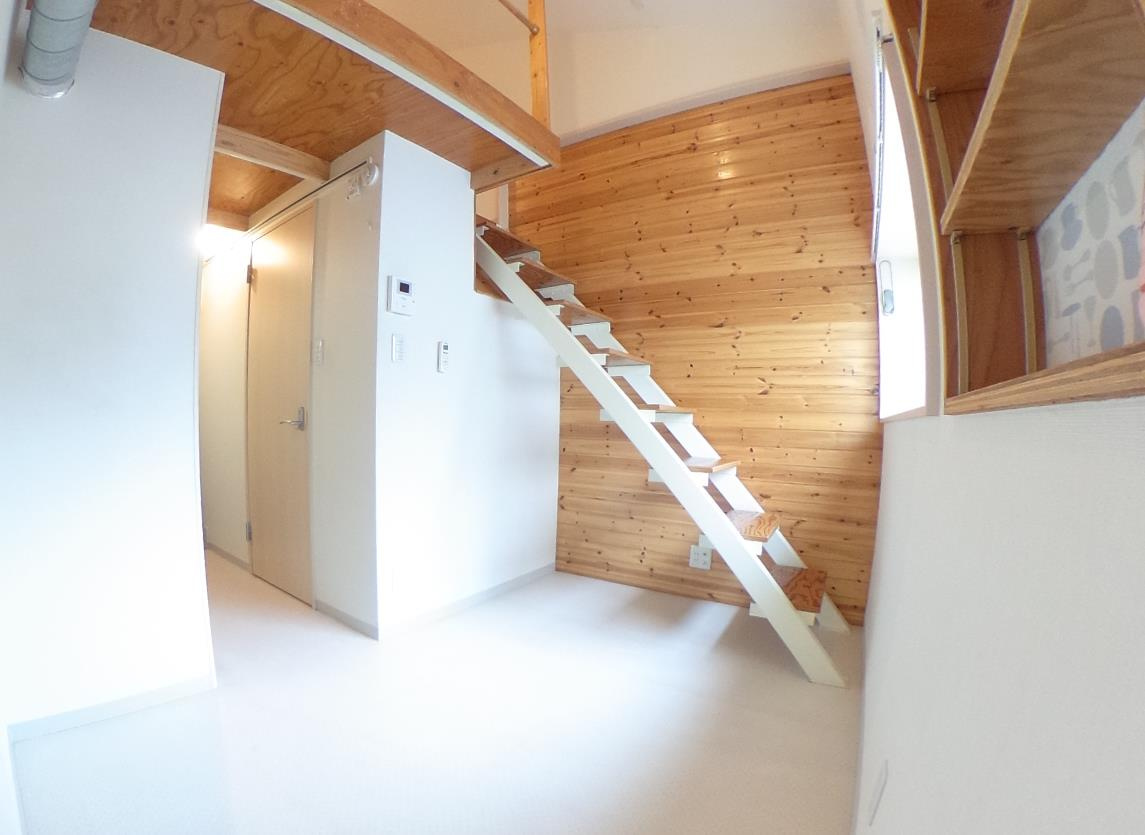 神戸市中央区東川崎町７丁目の賃貸マンションの居間・リビング