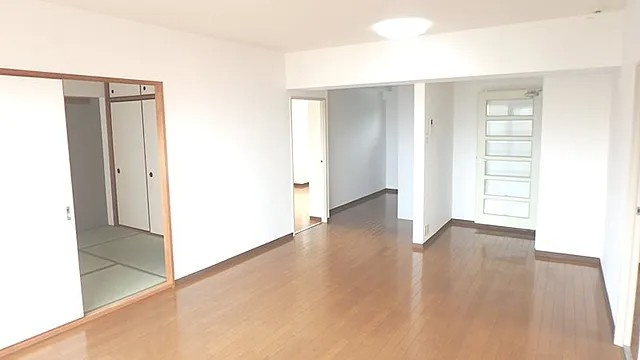 フォレスト岡本の居間・リビング