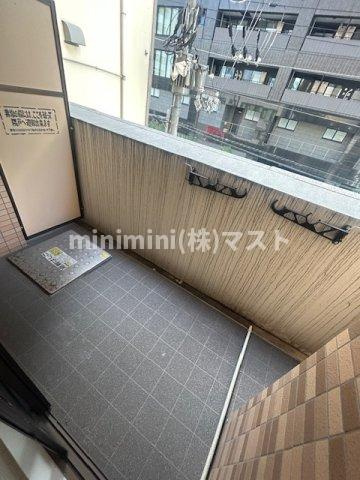 大阪市中央区北久宝寺町１丁目の賃貸マンションのバルコニー