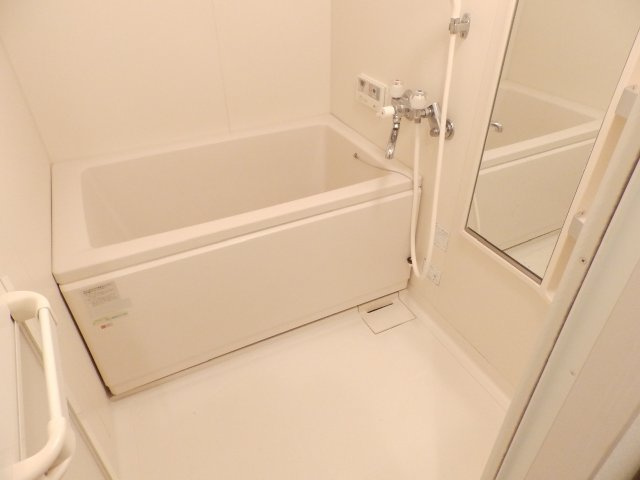 神戸市灘区神ノ木通３丁目の賃貸マンションの浴室