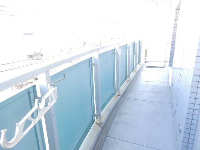 神戸市灘区神ノ木通３丁目の賃貸マンションのバルコニー