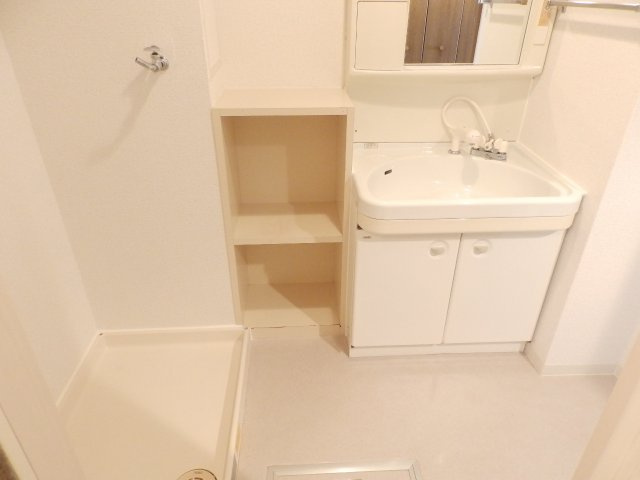 神戸市灘区神ノ木通３丁目の賃貸マンションの洗面所