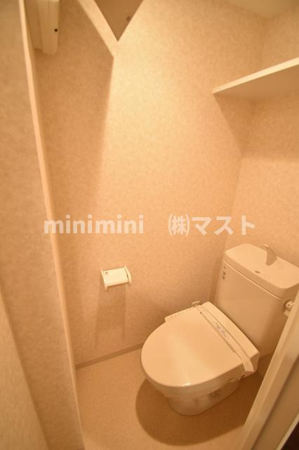 大阪市中央区北久宝寺町１丁目の賃貸マンションのトイレ