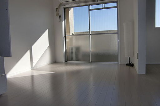 神戸市灘区篠原南町５丁目の賃貸マンションの居間・リビング