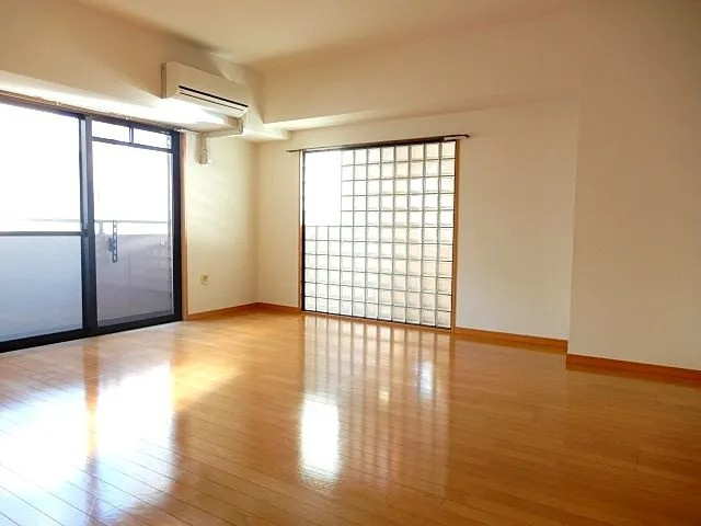 神戸市中央区橘通２丁目の賃貸マンションの居間・リビング