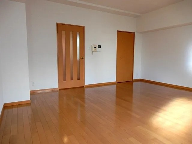 神戸市中央区橘通２丁目の賃貸マンションの居間・リビング